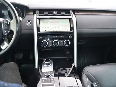 Used 2017 Land Rover Discovery HSE AWD/4WD image 6