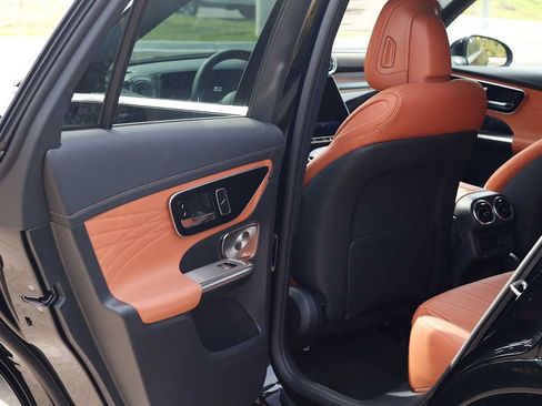 Used 2026 Mercedes-Benz GLC 300 image 18
