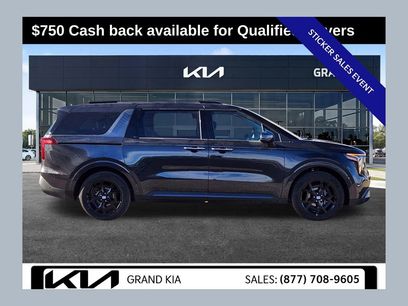 New 2025 Kia Carnival SX