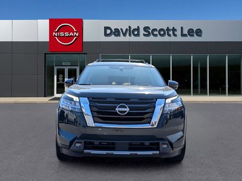 Used 2022 Nissan Pathfinder Platinum w/ Cargo Package image 2