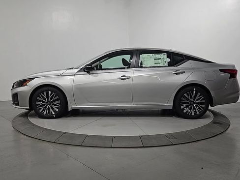 New 2026 Nissan Altima 2.5 SV FWD image 2