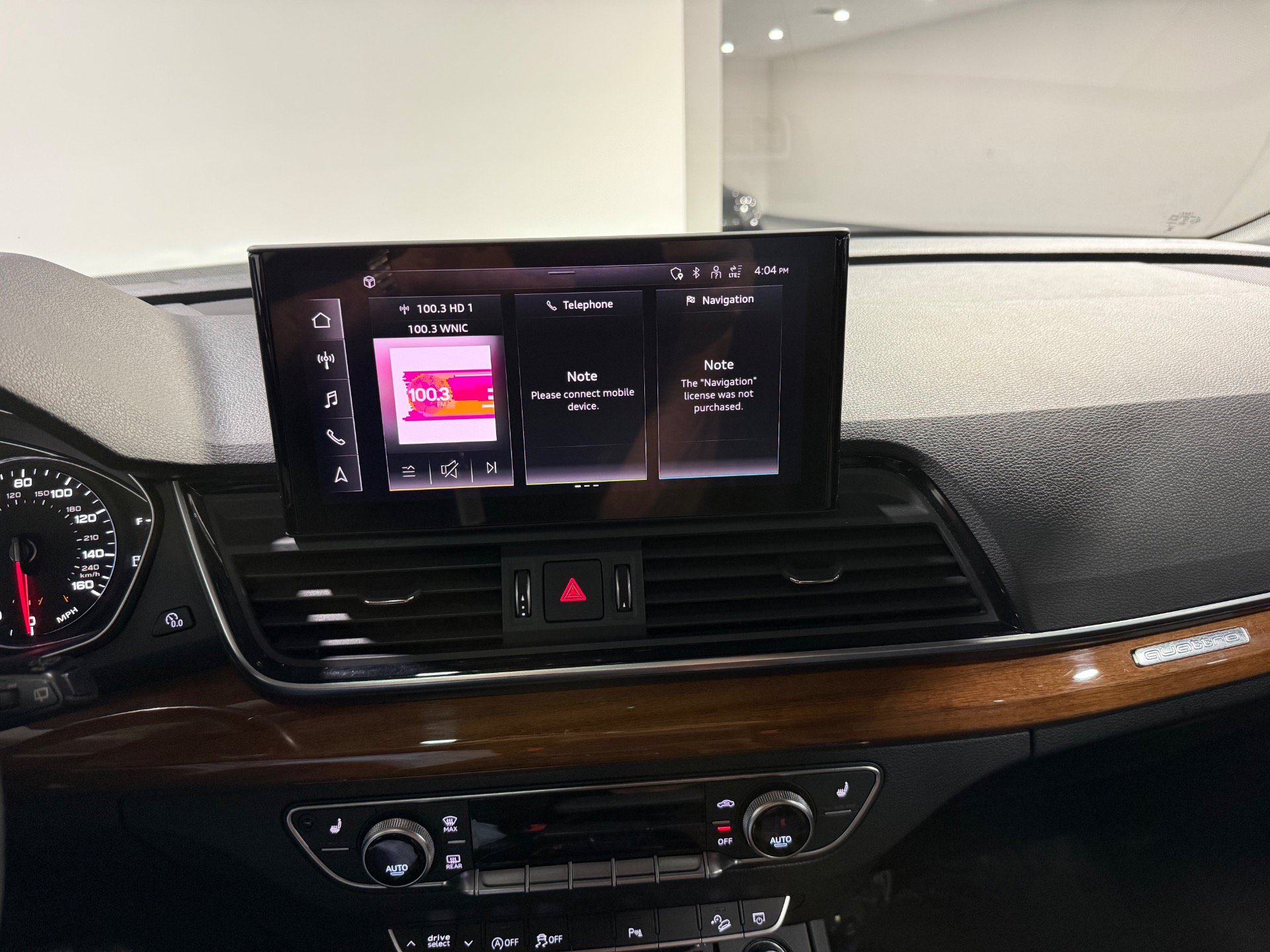 Used 2023 Audi Q5 2.0T Premium w/ Convenience Package AWD/4WD image 29