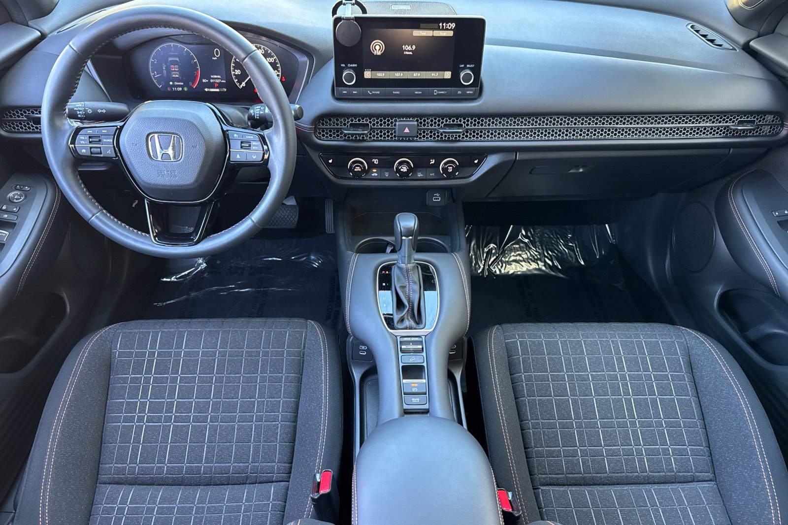 Used 2025 Honda HR-V Sport image 16