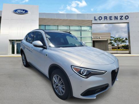 Used 2023 Alfa Romeo Stelvio Sprint RWD image 3