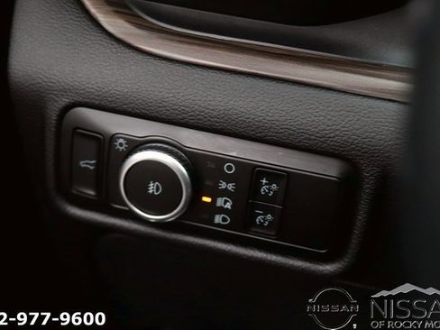 Used 2023 Ford Explorer Limited image 28