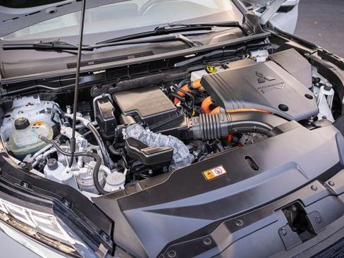 Used 2023 Mitsubishi Outlander SEL image 38