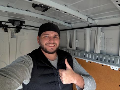 Used 2019 Nissan NV 2500 SV image 2