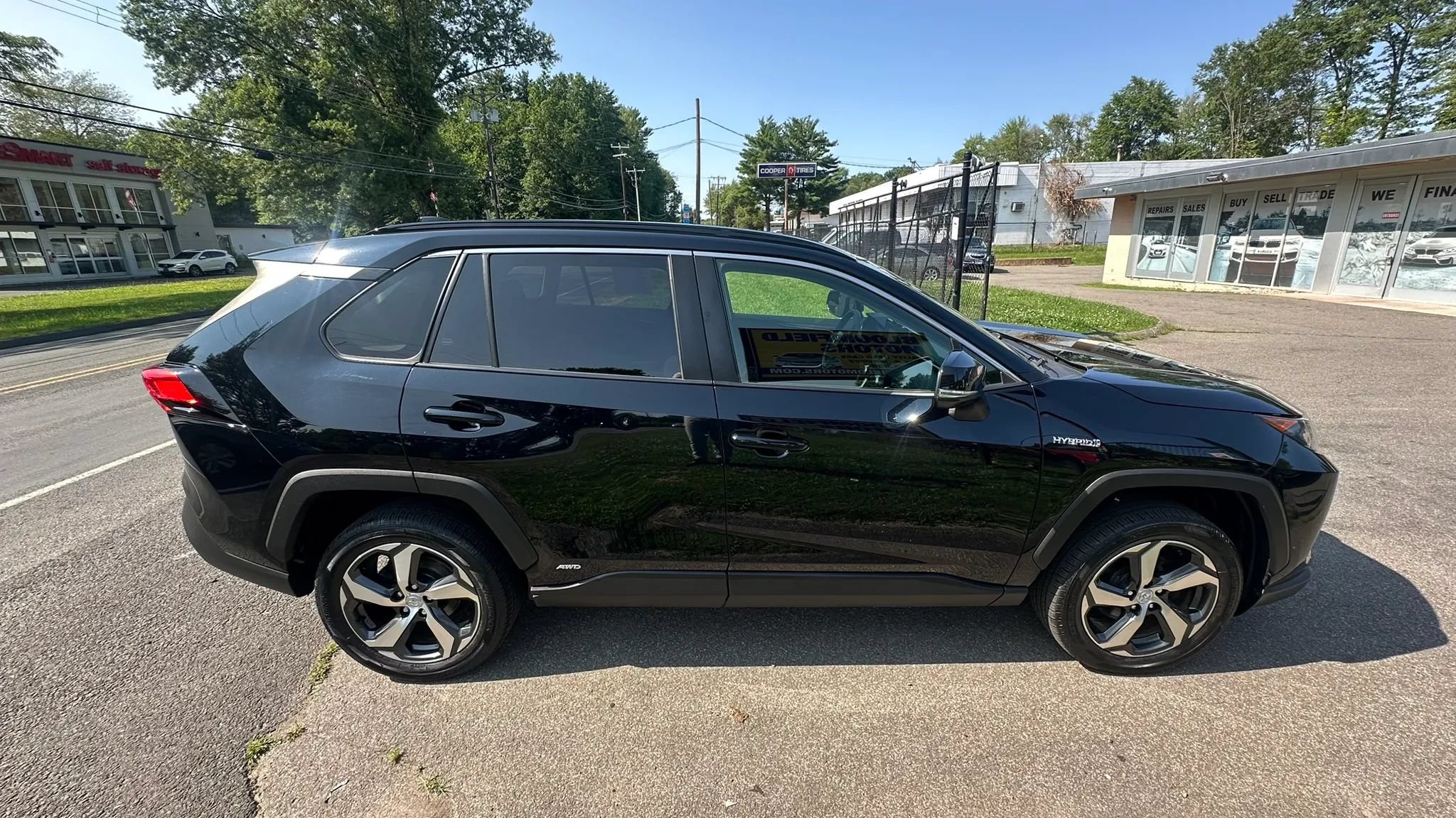 Used 2020 Toyota RAV4 LE AWD/4WD image 4