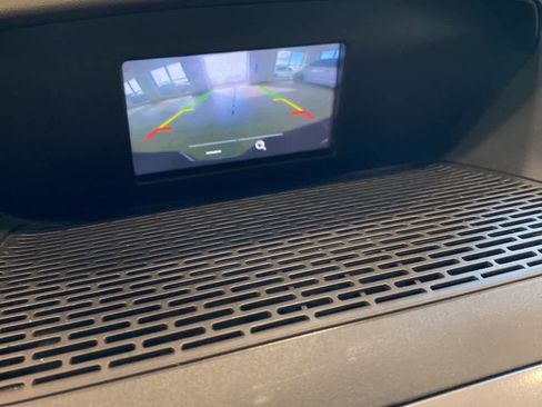 Used 2019 Ford Transit 150 XLT image 22