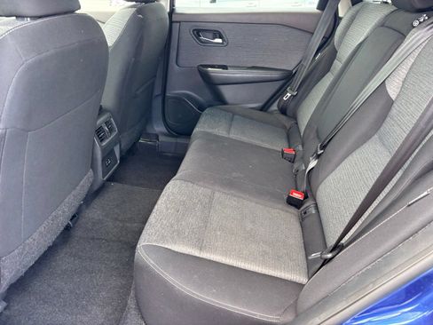 Used 2023 Nissan Rogue SV FWD image 9