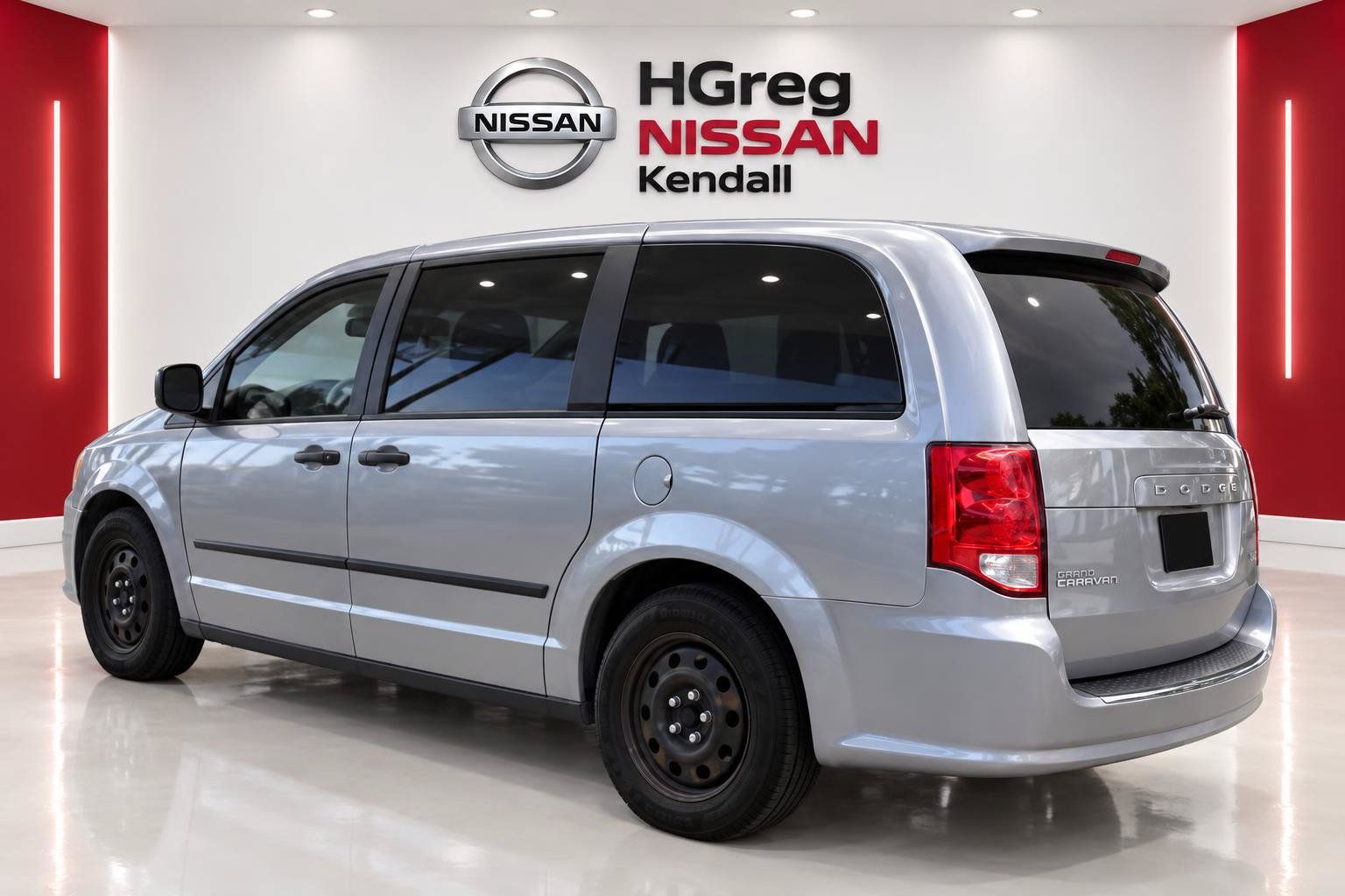Used 2015 Dodge Grand Caravan American Value Package FWD image 3