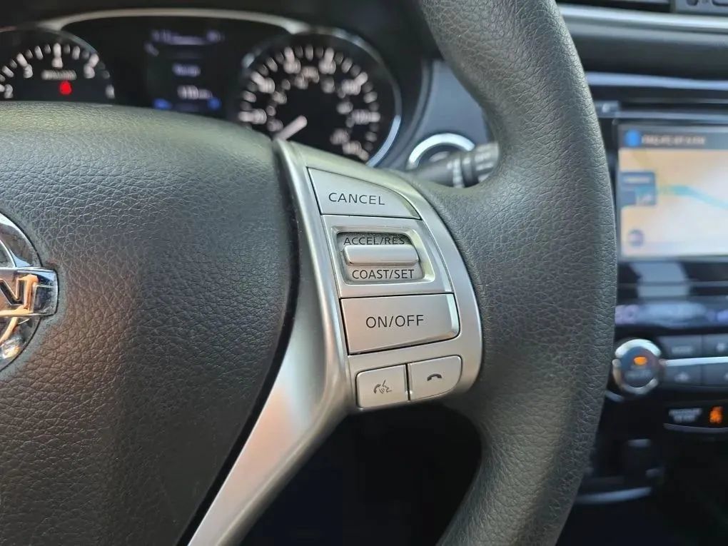 Used 2015 Nissan Rogue SV w/ SV Premium Package AWD/4WD image 21