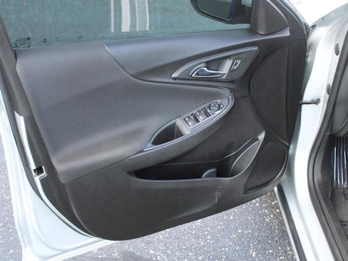 Used 2022 Chevrolet Malibu LT image 16