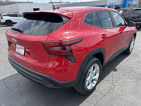 New 2026 Chevrolet Trax LS w/ LS Convenience Package FWD image 5