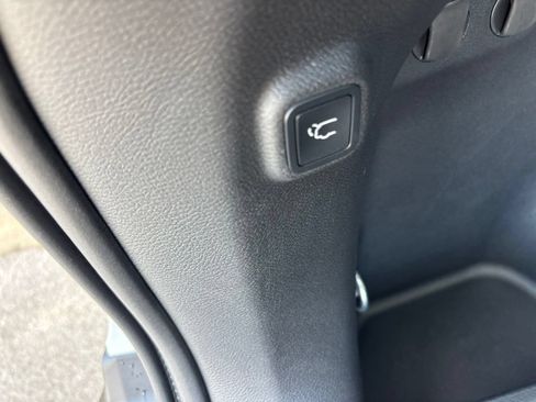 Used 2021 Jeep Cherokee Latitude Lux 80th Anniv w/ Quick Order Package 2YU 80th FWD image 37