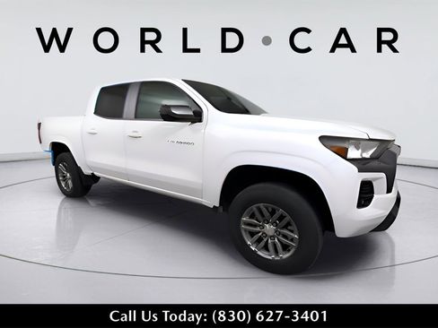 Used 2024 Chevrolet Colorado LT w/ LT Convenience Package image 1