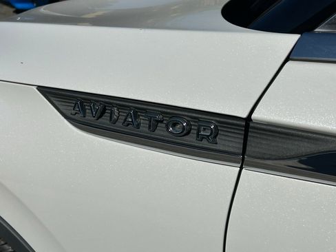 Used 2023 Lincoln Aviator 2WD image 5