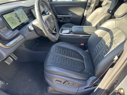 Used 2022 Rivian R1T Launch Edition image 9
