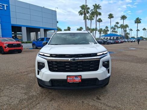 New 2026 Chevrolet Traverse LT w/ Driver Confidence Package FWD image 2