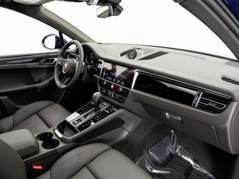 New 2025 Porsche Macan image 24