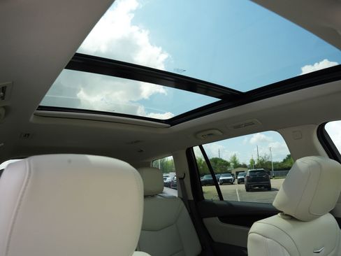 Certified 2023 Cadillac XT6 Premium Luxury w/ Technology Package image 26