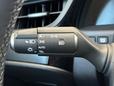 Used 2025 Lexus ES 300h w/ Premium Package FWD image 37