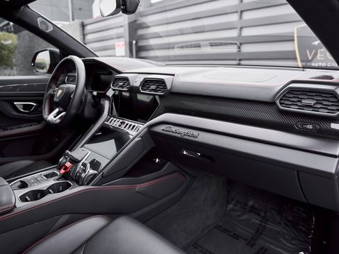 Used 2021 Lamborghini Urus image 42