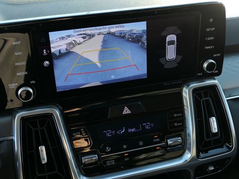 Used 2022 Kia Sorento SX w/ Panoramic Sunroof Package image 17