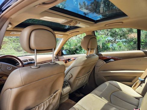 Used 2009 Mercedes-Benz E 350 4MATIC Sedan image 9