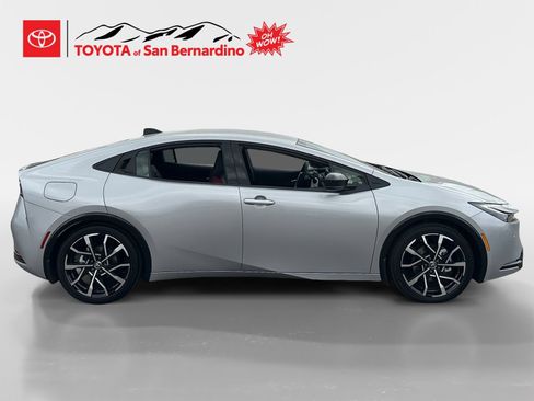 Used 2026 Toyota Prius Plug-In Hybrid FWD image 6
