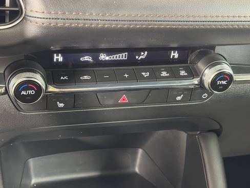 Used 2024 MAZDA MAZDA3 s image 23