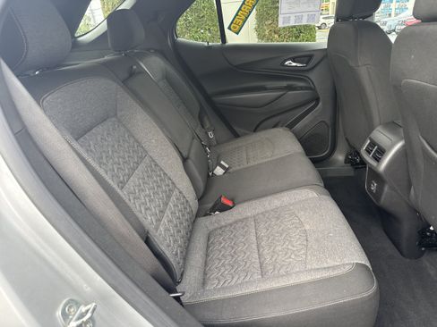 Used 2022 Chevrolet Equinox LT FWD image 13