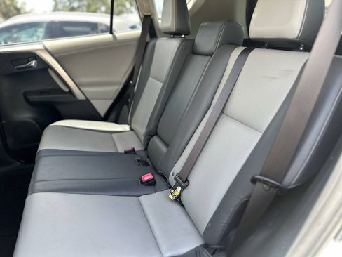 Used 2013 Toyota RAV4 Limited FWD image 18