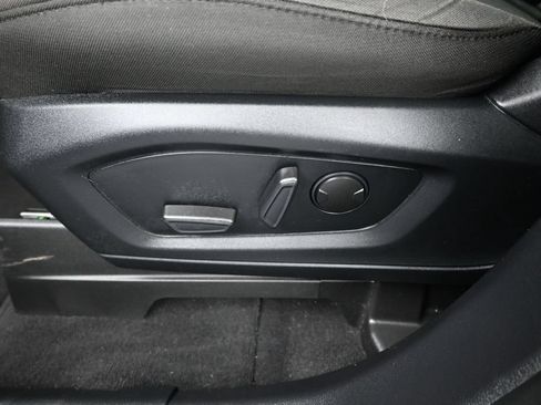 Certified 2021 Ford Explorer XLT RWD image 20