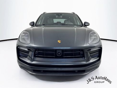 Used 2023 Porsche Macan S w/ Sport Chrono Package AWD/4WD image 2