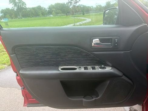 Used 2011 Ford Fusion SE w/ 202A Rapid Spec Order Code FWD image 18