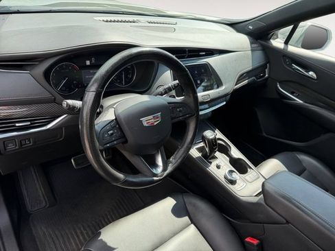 Used 2019 Cadillac XT4 Sport w/ Cold Weather Package AWD/4WD image 12