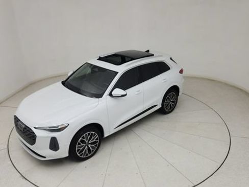 Used 2025 Audi Q5 Premium Plus w/ Premium Plus AWD/4WD image 23