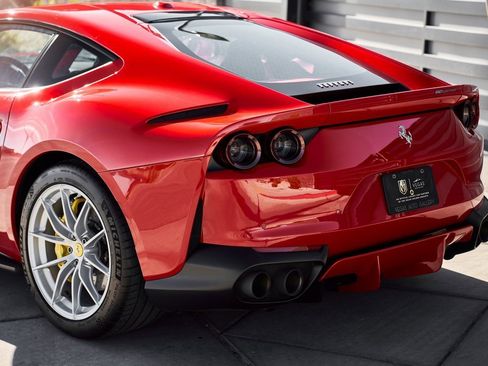Used 2018 Ferrari 812 Superfast image 10