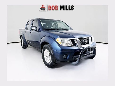 Used 2019 Nissan Frontier SV RWD image 1
