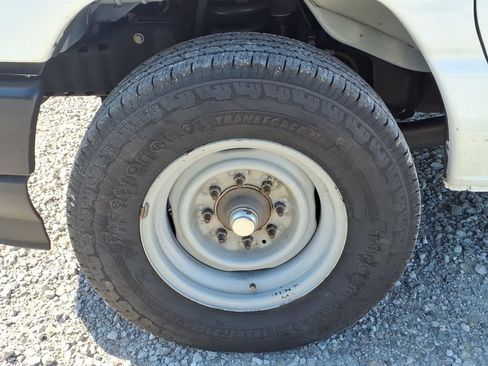 Used 2023 Ford E-350 and Econoline 350 Super Duty w/ Power Windows & Locks Group RWD image 16