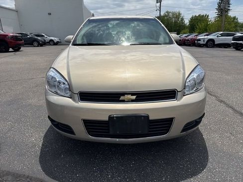 Used 2009 Chevrolet Impala LT w/ Luxury Edition Package FWD image 8