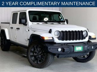 Used 2024 Jeep Gladiator Sport AWD/4WD video 1