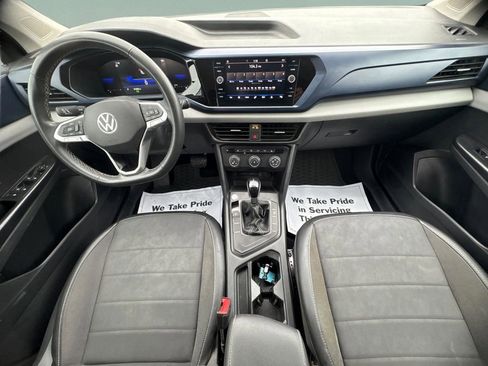 Used 2022 Volkswagen Taos SE FWD image 13