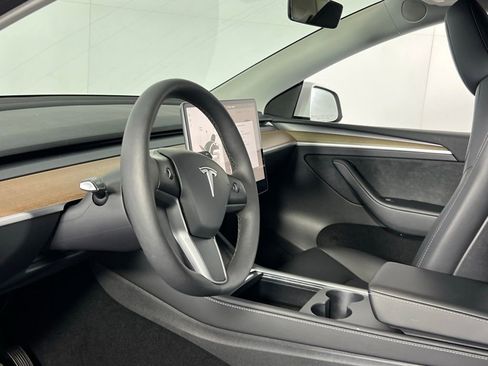 Used 2023 Tesla Model Y Long Range image 20