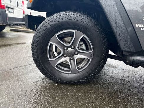 Used 2017 Jeep Wrangler Unlimited Sport w/ Mopar Black Appearance Group image 30