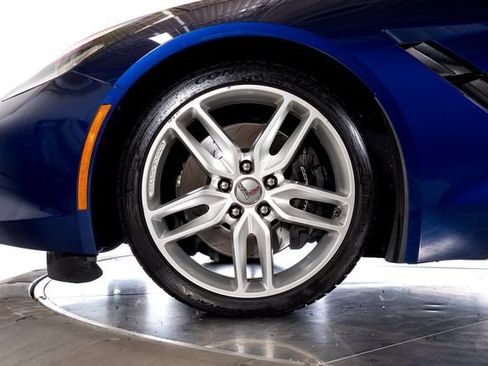 Used 2019 Chevrolet Corvette Stingray Coupe RWD image 14