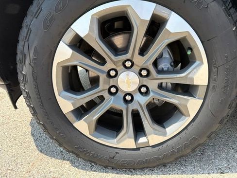 Used 2023 Chevrolet Silverado 1500 High Country w/ Technology Package AWD/4WD image 12