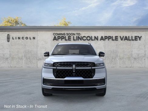 New 2026 Lincoln Navigator Reserve w/ Jet Appearance Package AWD/4WD image 6