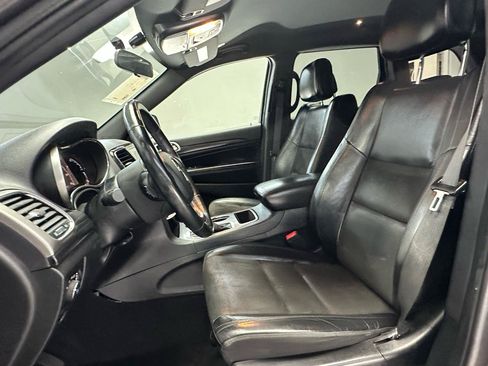 Used 2021 Jeep Grand Cherokee Laredo X RWD image 12